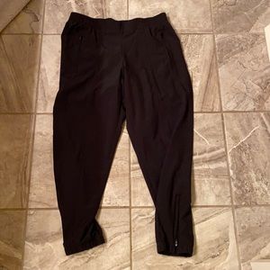 Old navy size M NWOT washed but never worn black active pants. Zipper pockets
